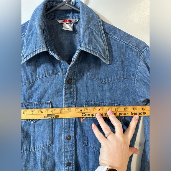 Rare vintage made in Canada Levi’s denim shirt size small - Picture 8 of 16